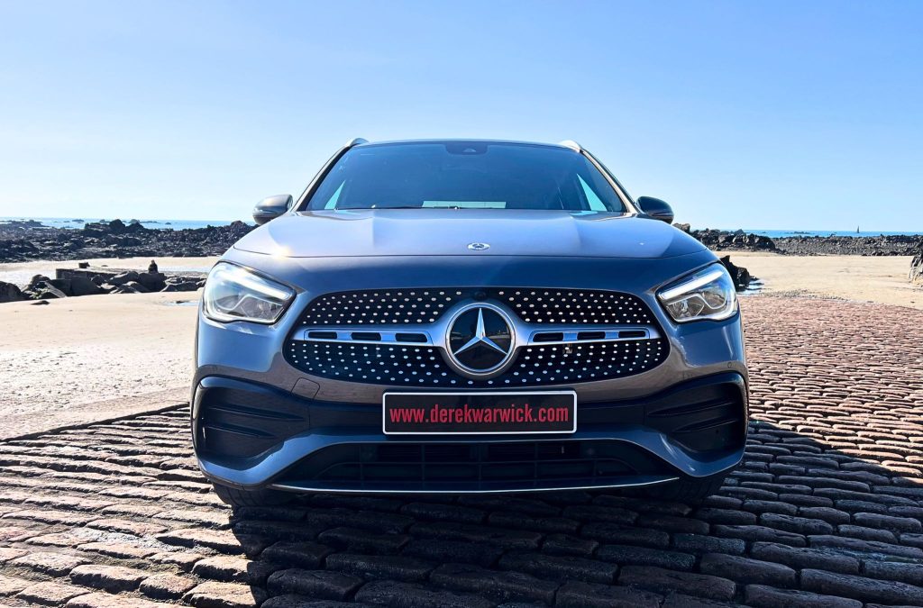 0 Mercedes-Benz - View 2