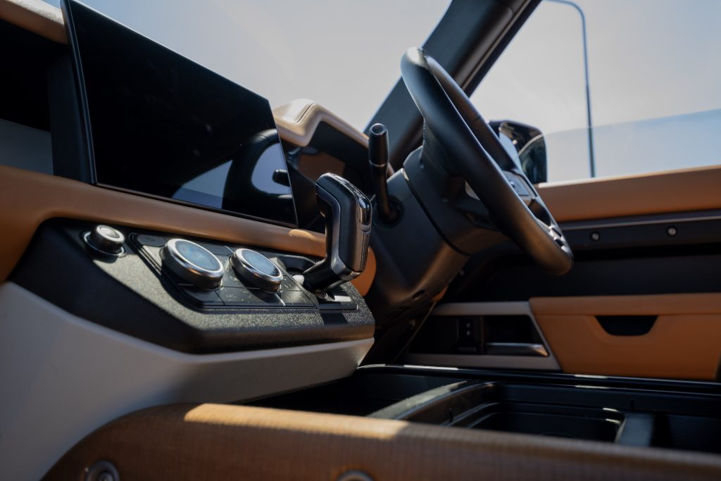 0 Land Rover - View 3