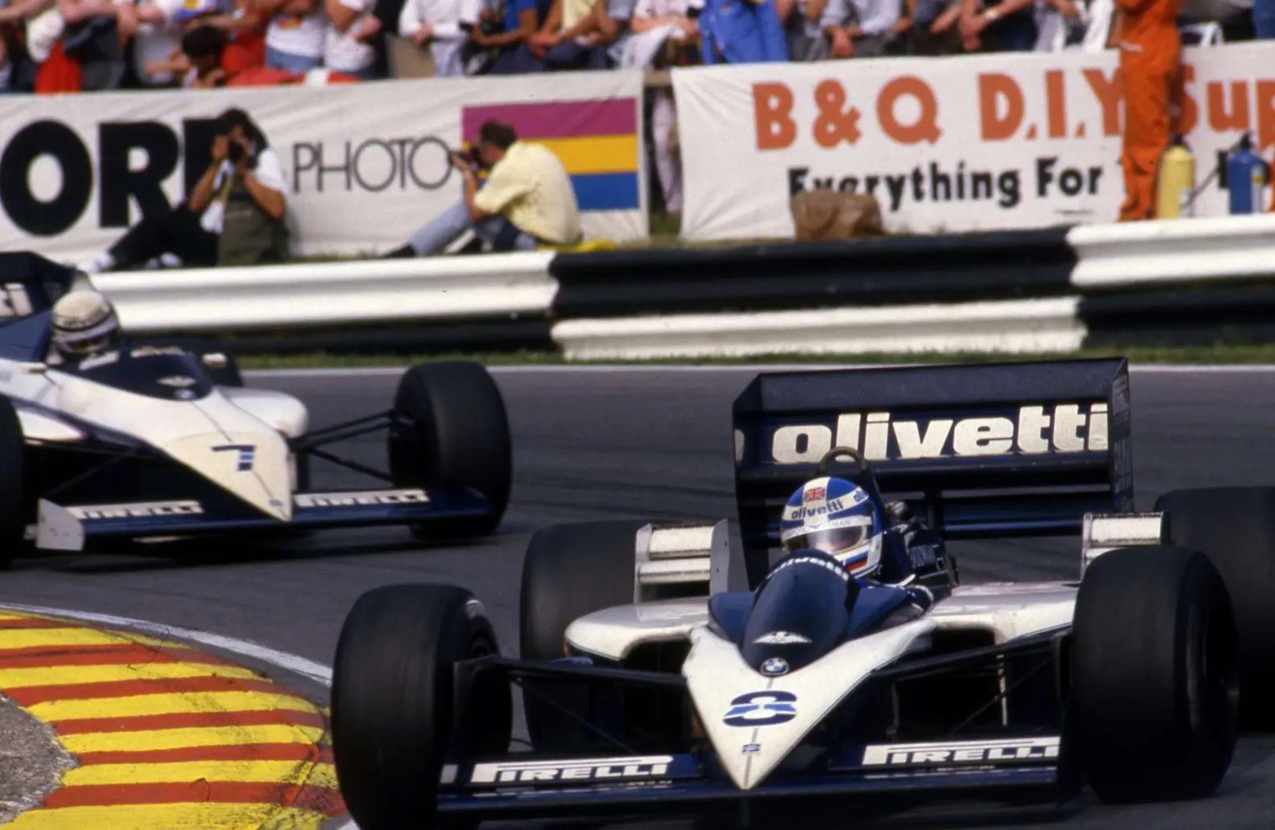 Derek Warwick driving the Brabham-BMW BT55 in Olivetti livery during the 1986 Formula One season