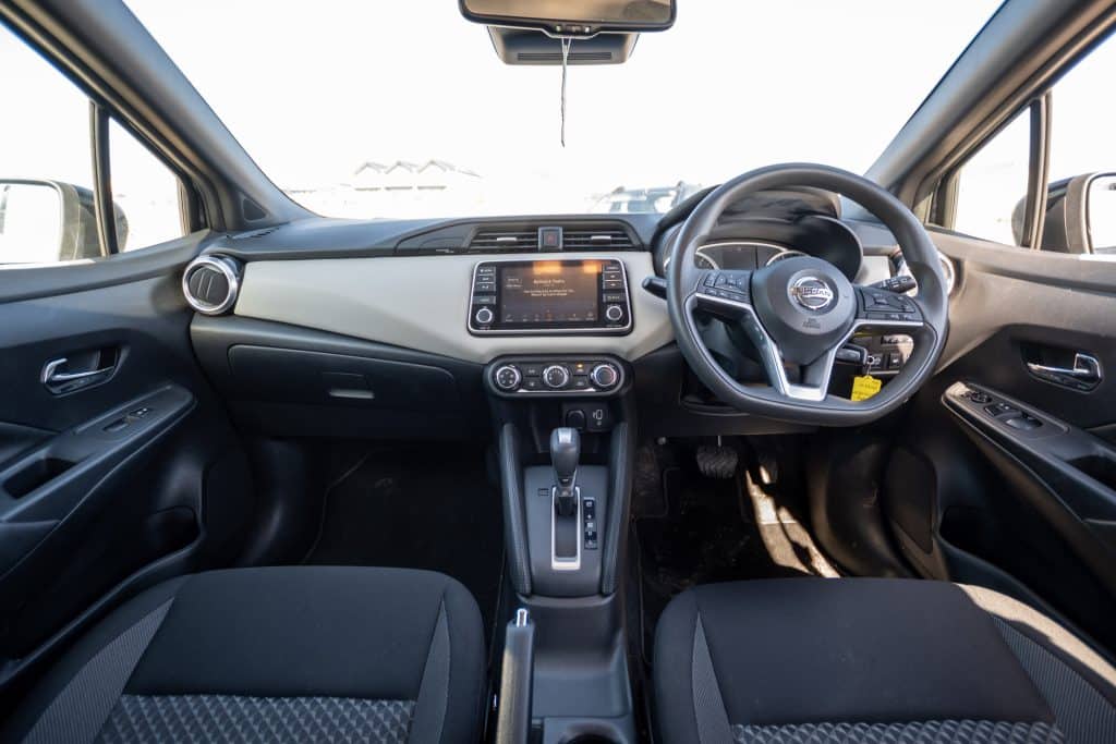0 Nissan - View 3