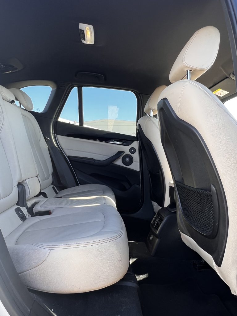 0 BMW - View 6