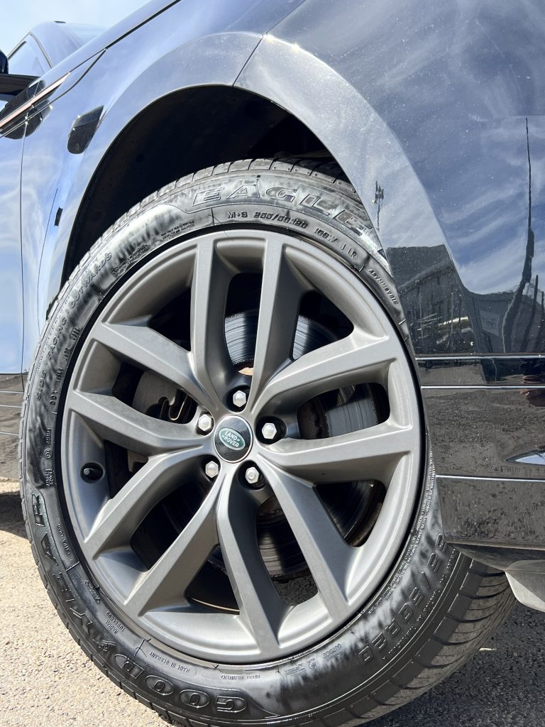 0 Land Rover - View 4